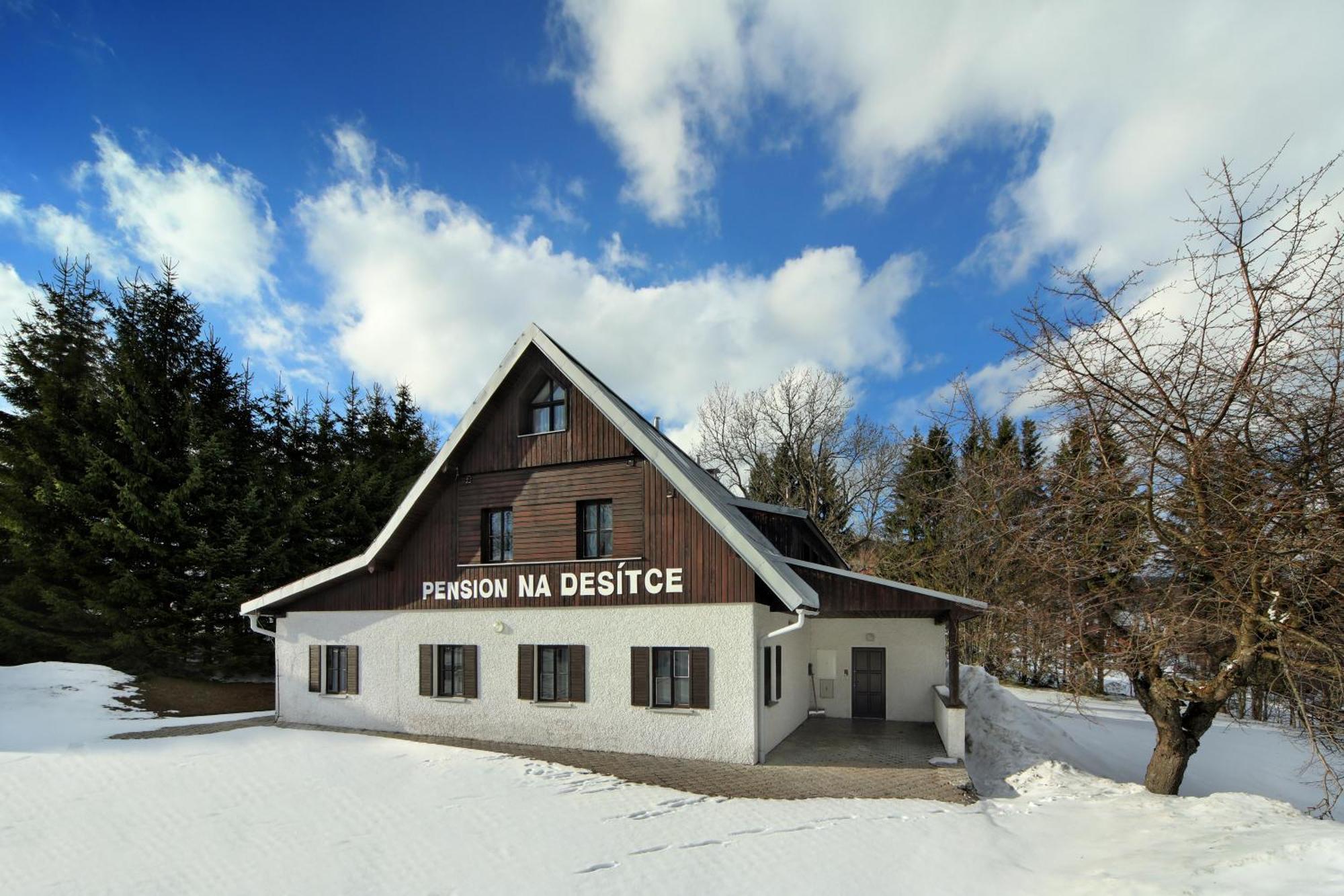 Chalupa Na Desitce Strazne Exterior photo